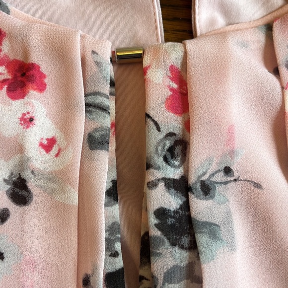 White House Black Market dress. - Picture 9 of 10